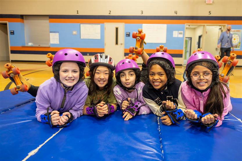 Students skate in PE